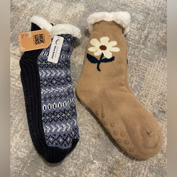 Muk Luks & ComfyLuxe Size L/XL 8.5-11 Sherpa Lined NonSlip Grip Socks Bundle - Picture 1 of 6